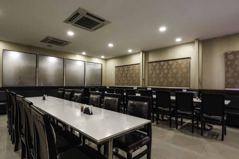 Treebo Trend Hotel Jp Plaza Nampally Haydarabad Dış mekan fotoğraf