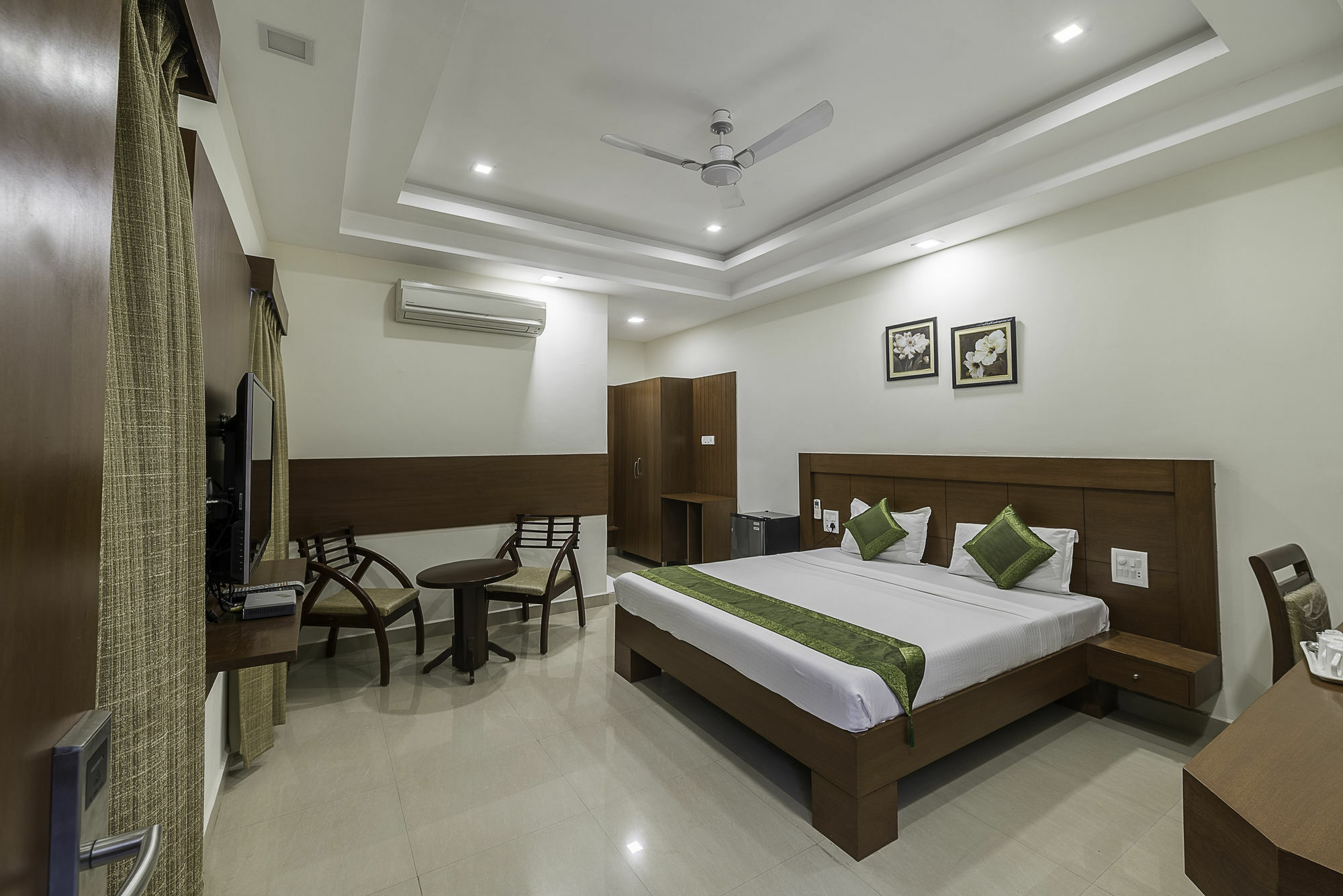Treebo Trend Hotel Jp Plaza Nampally Haydarabad Dış mekan fotoğraf