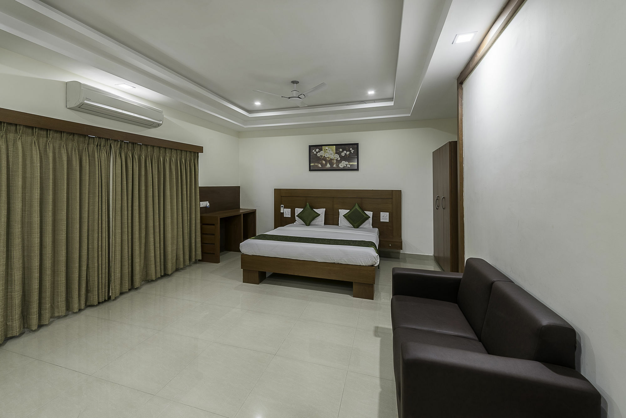 Treebo Trend Hotel Jp Plaza Nampally Haydarabad Dış mekan fotoğraf