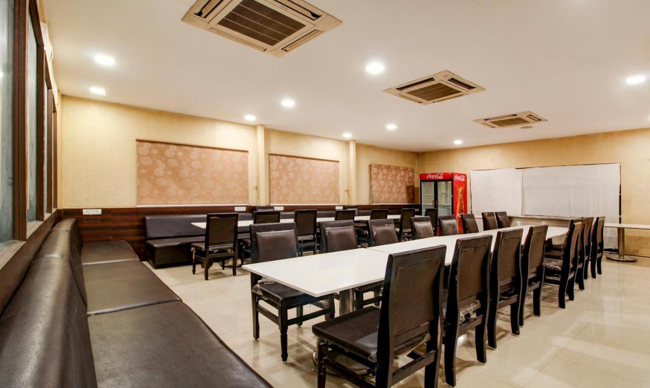 Treebo Trend Hotel Jp Plaza Nampally Haydarabad Dış mekan fotoğraf