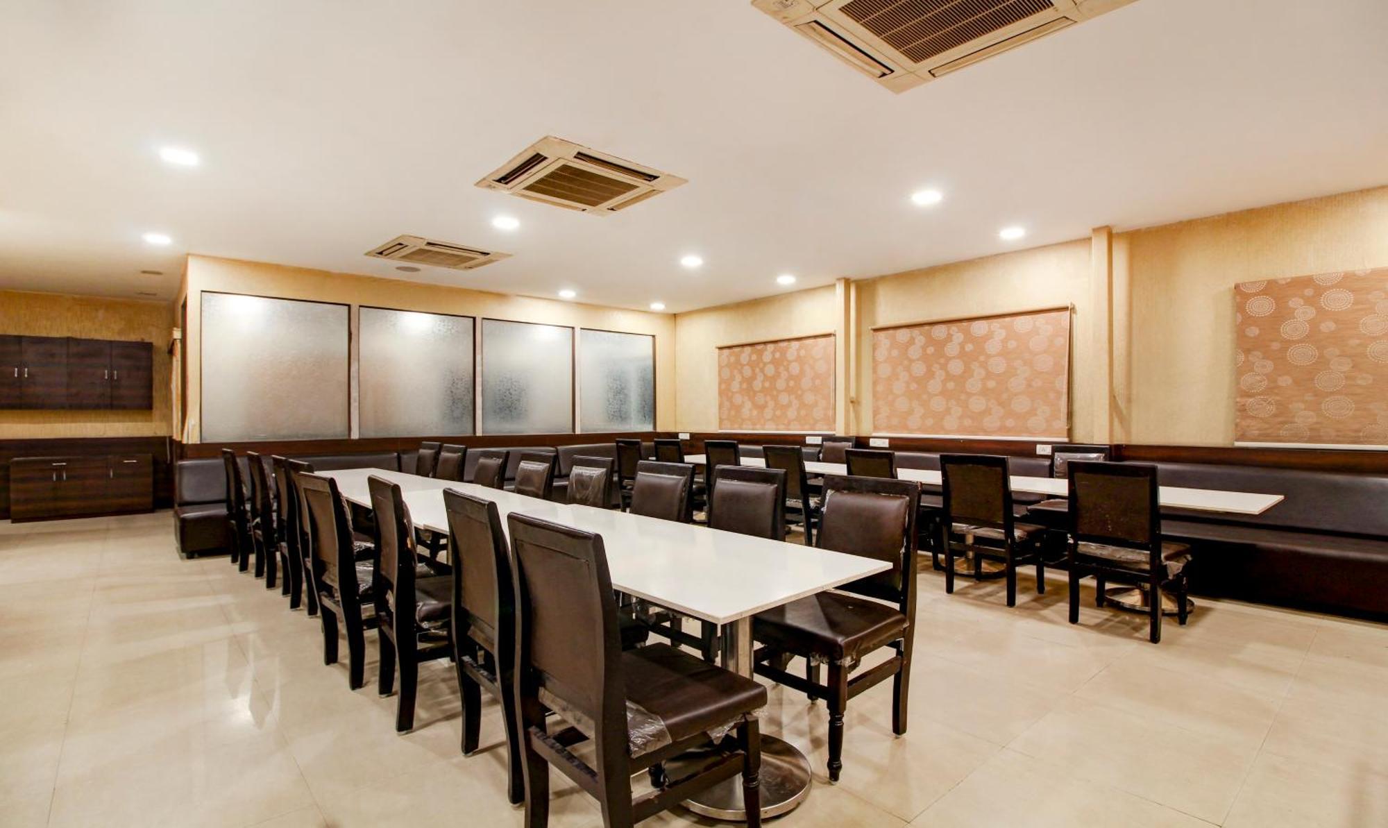 Treebo Trend Hotel Jp Plaza Nampally Haydarabad Dış mekan fotoğraf